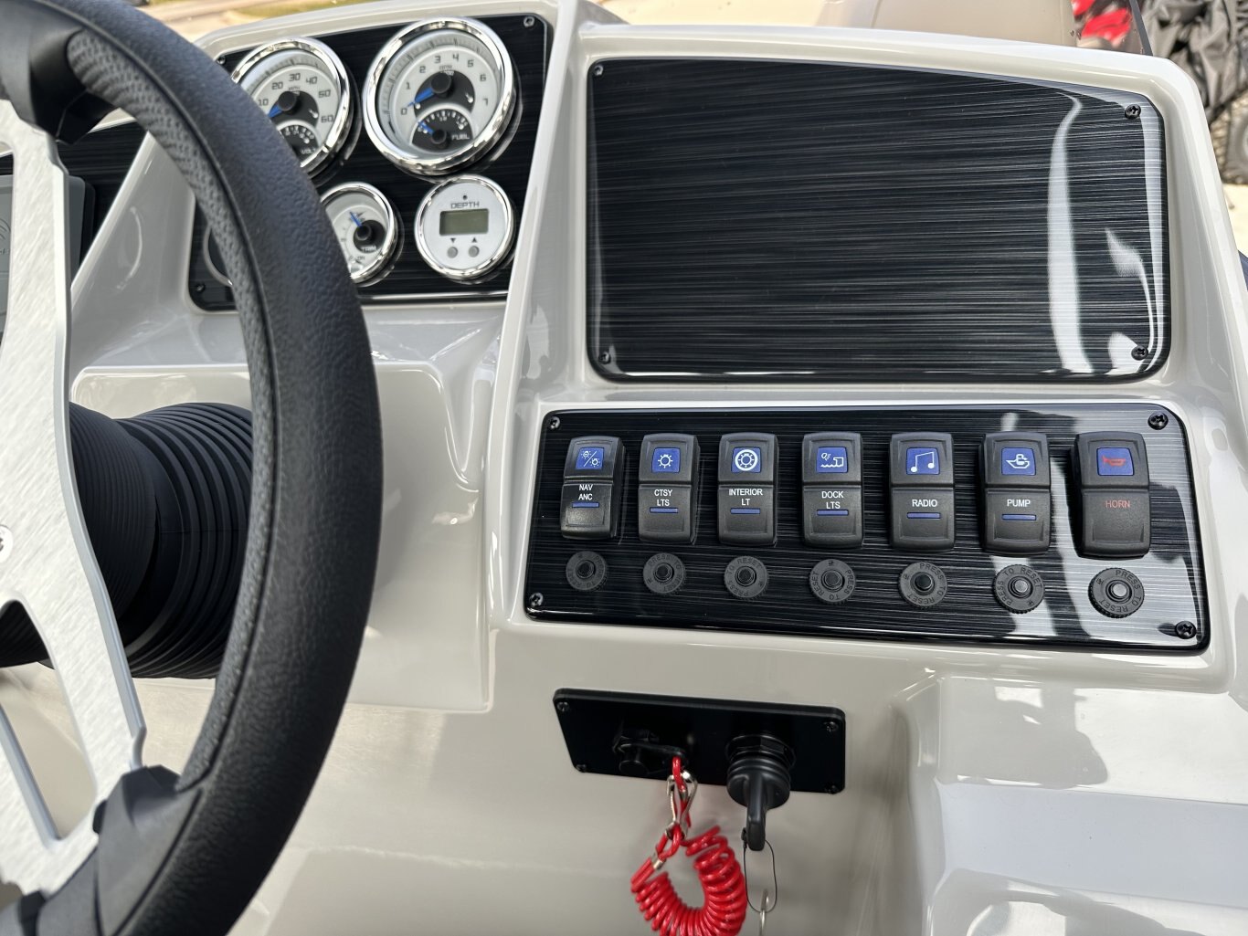 2026 SYLVAN MIRAGE 820 LZ 90HP YAMAHA VMAX SHO