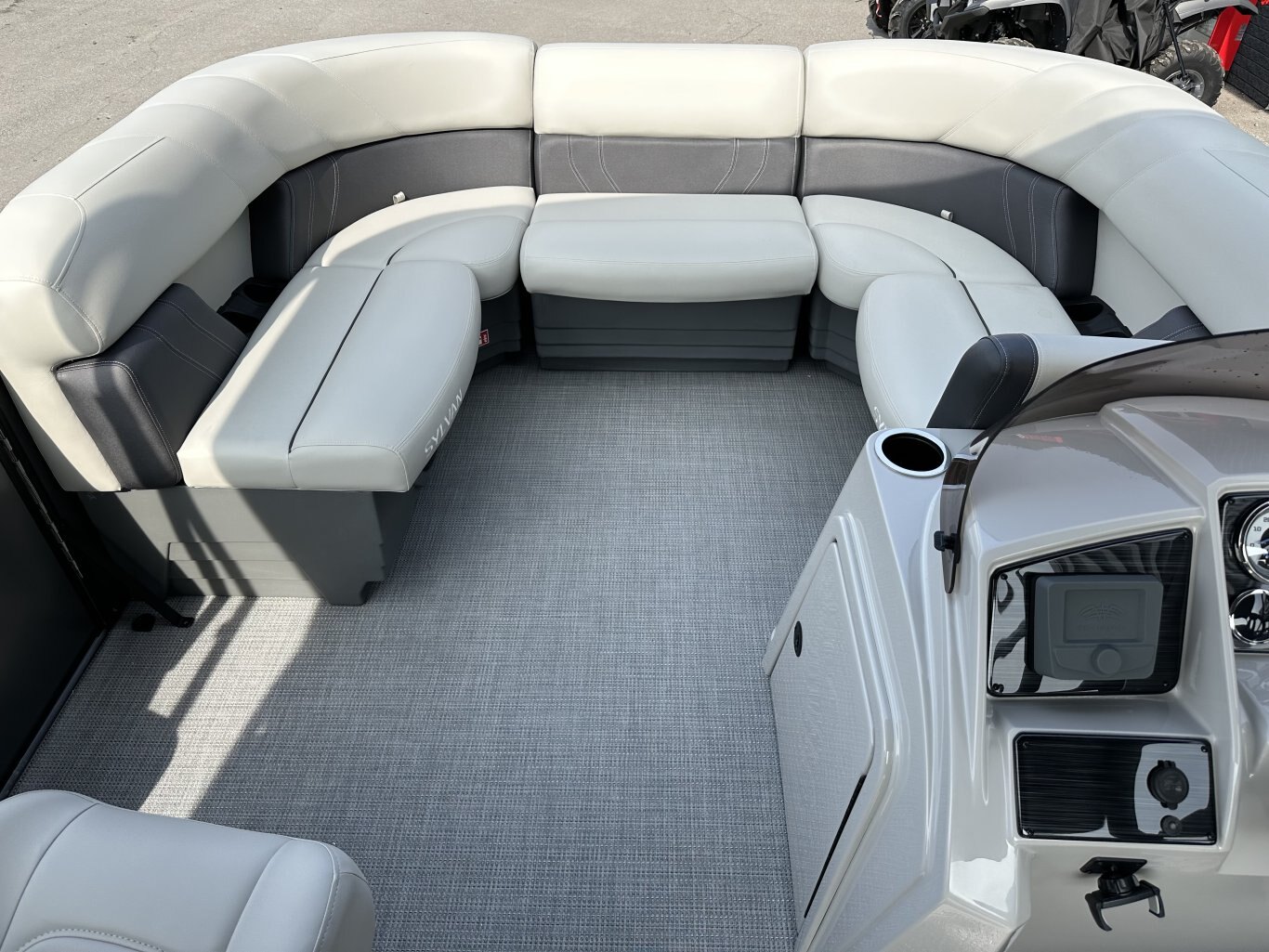 2026 SYLVAN MIRAGE 820 LZ 90HP YAMAHA VMAX SHO