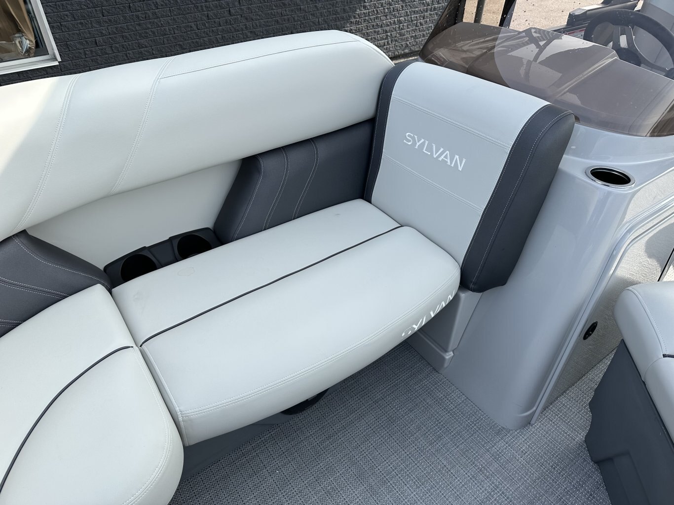 2026 SYLVAN MIRAGE 820 LZ 90HP YAMAHA VMAX SHO