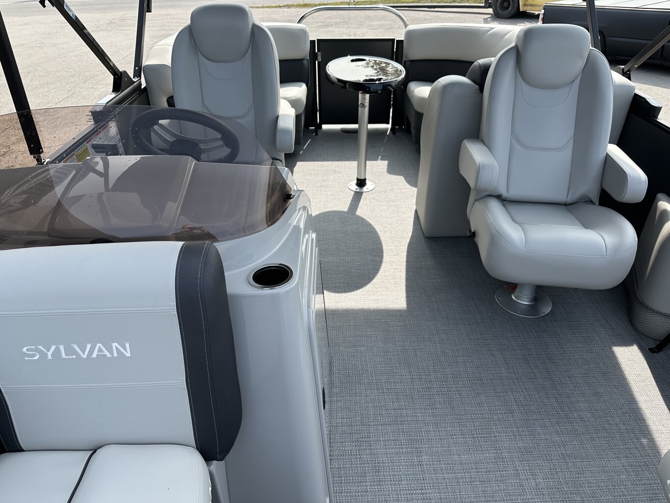 2026 SYLVAN MIRAGE 820 LZ 90HP YAMAHA VMAX SHO