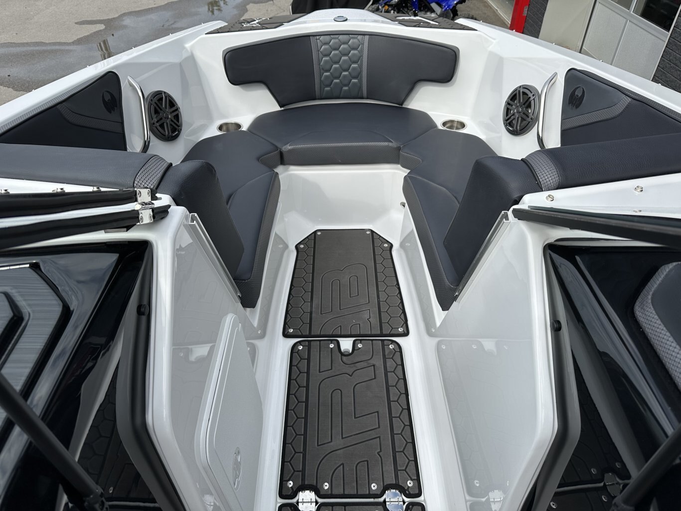 2026 SCARAB 215 LX WAKE