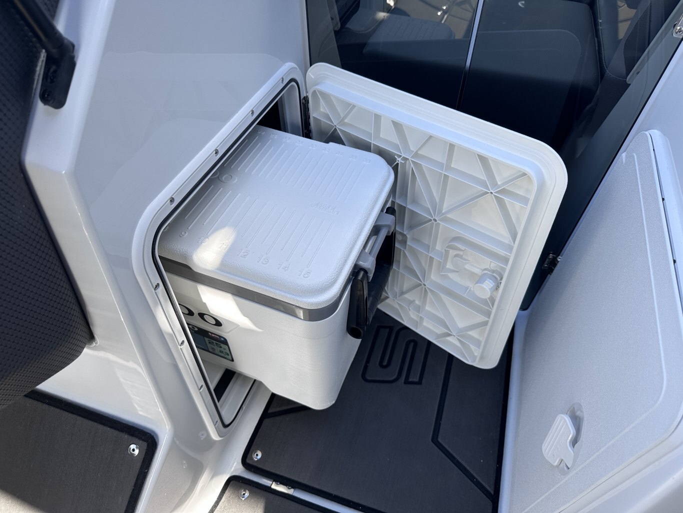 2026 SCARAB 235 LX WAKE