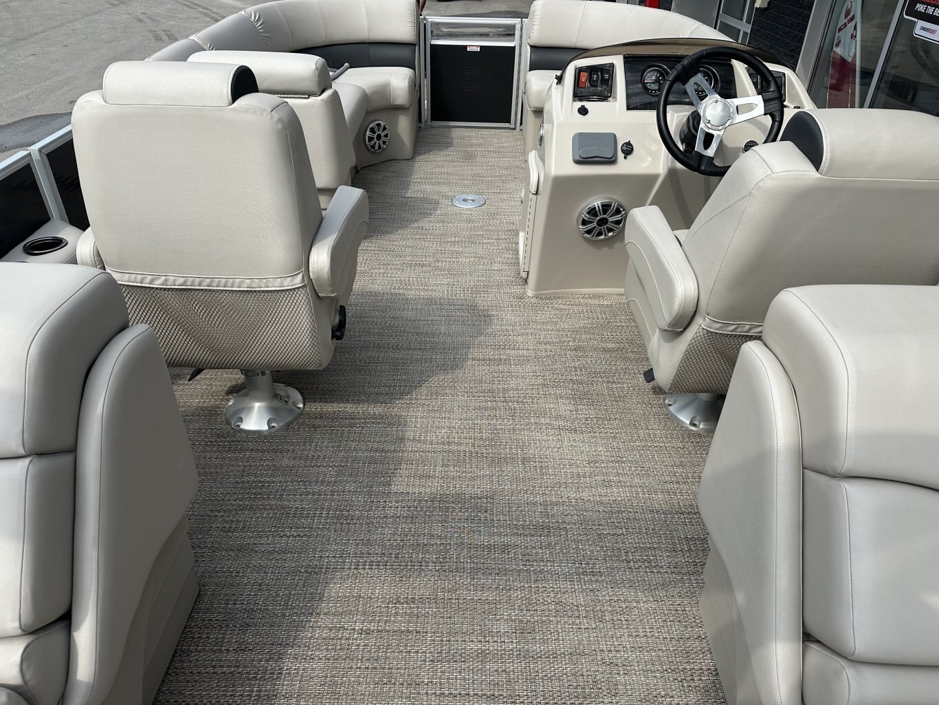 2017 BENNINGTON 22SSRX TRITOON