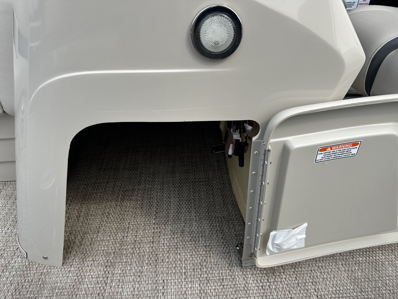 2017 BENNINGTON 22SSRX TRITOON