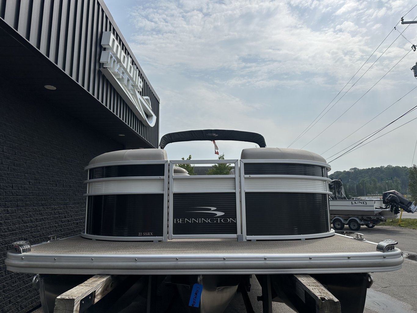 2017 BENNINGTON 22SSRX TRITOON