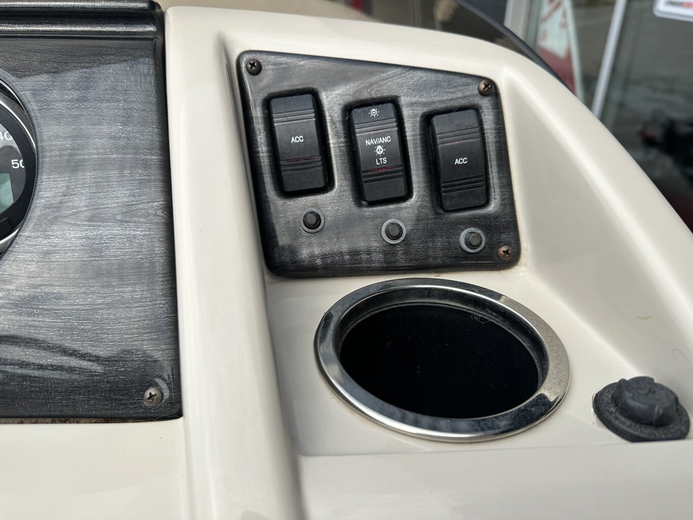 2017 BENNINGTON 22SSRX TRITOON