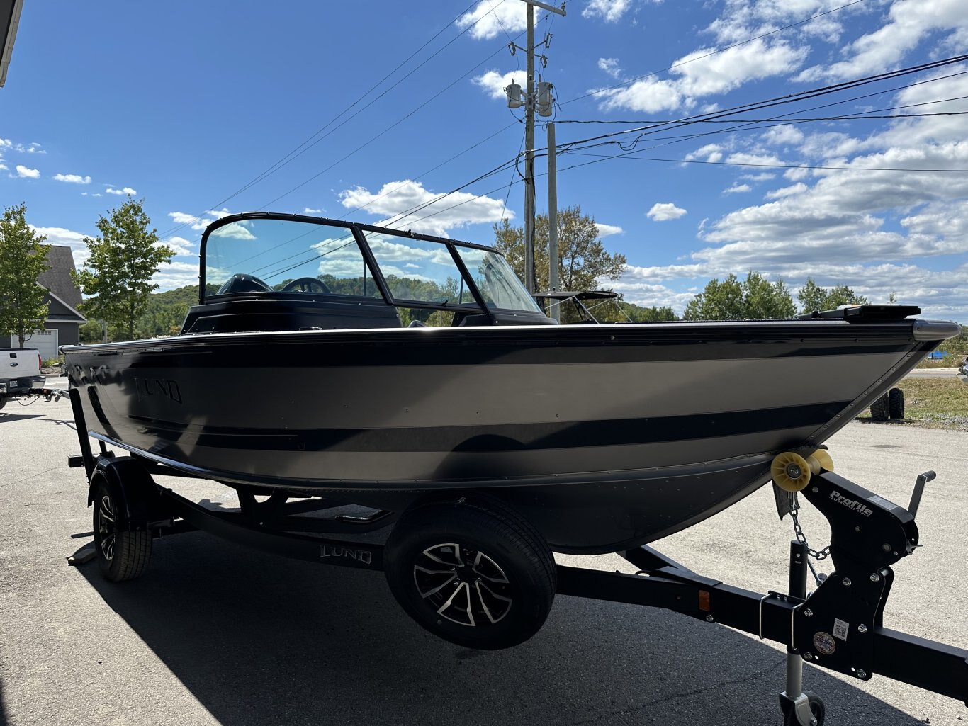 2026 LUND IMPACT XS 1875 MERCURY 150HP PRO XS