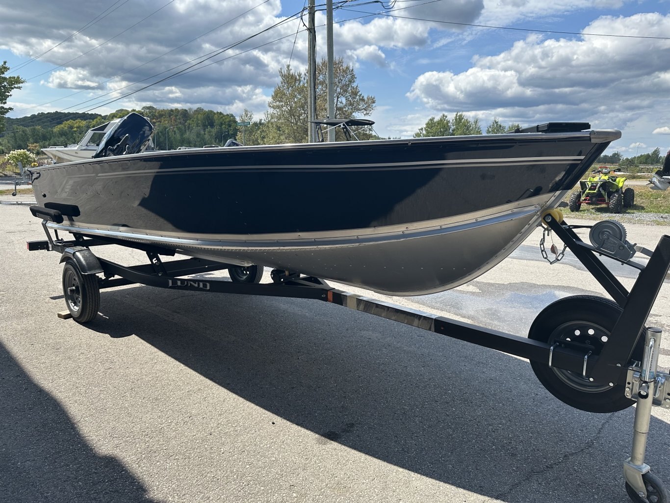 2026 LUND 1600 FURY TILLER MERCURY 40HP