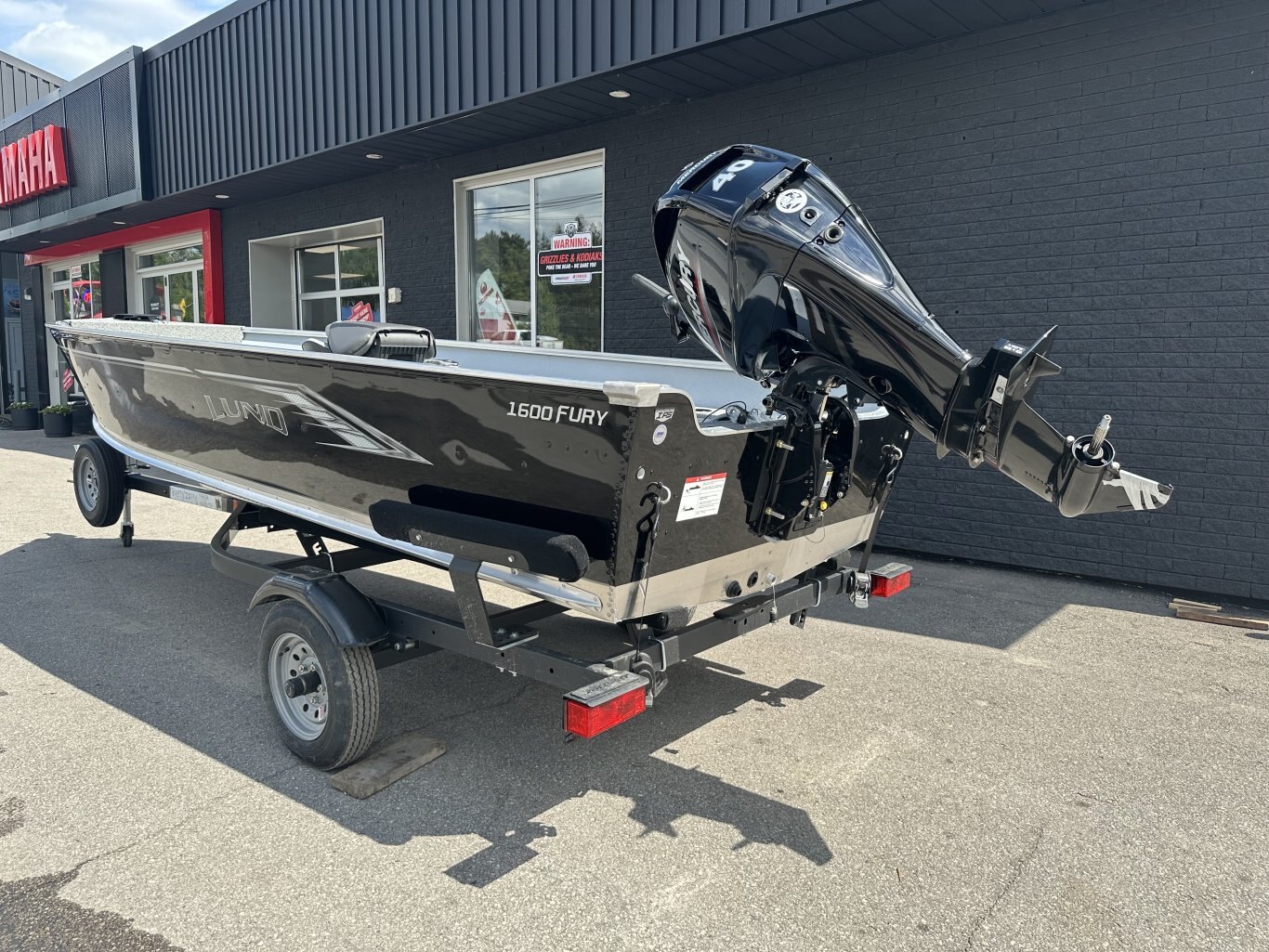 2026 LUND 1600 FURY TILLER MERCURY 40HP