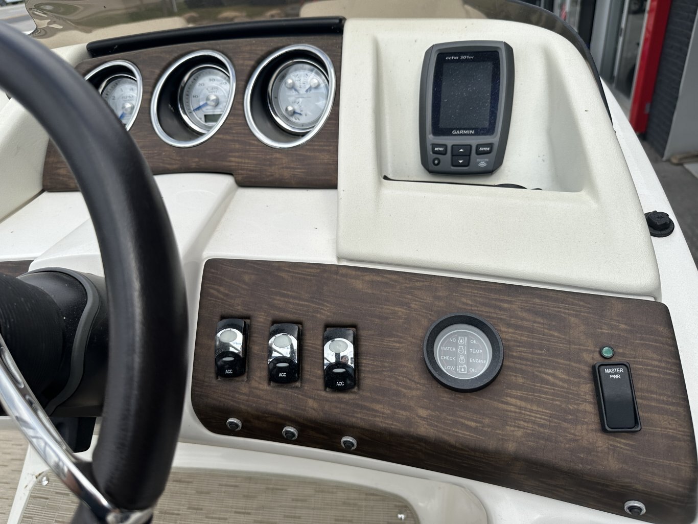 2016 BENNINGTON 2350 QCL