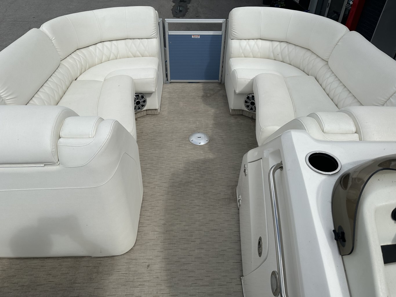 2016 BENNINGTON 2350 QCL