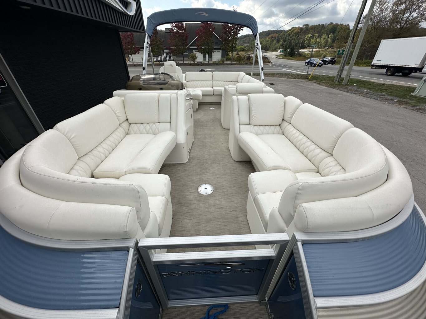 2016 BENNINGTON 2350 QCL