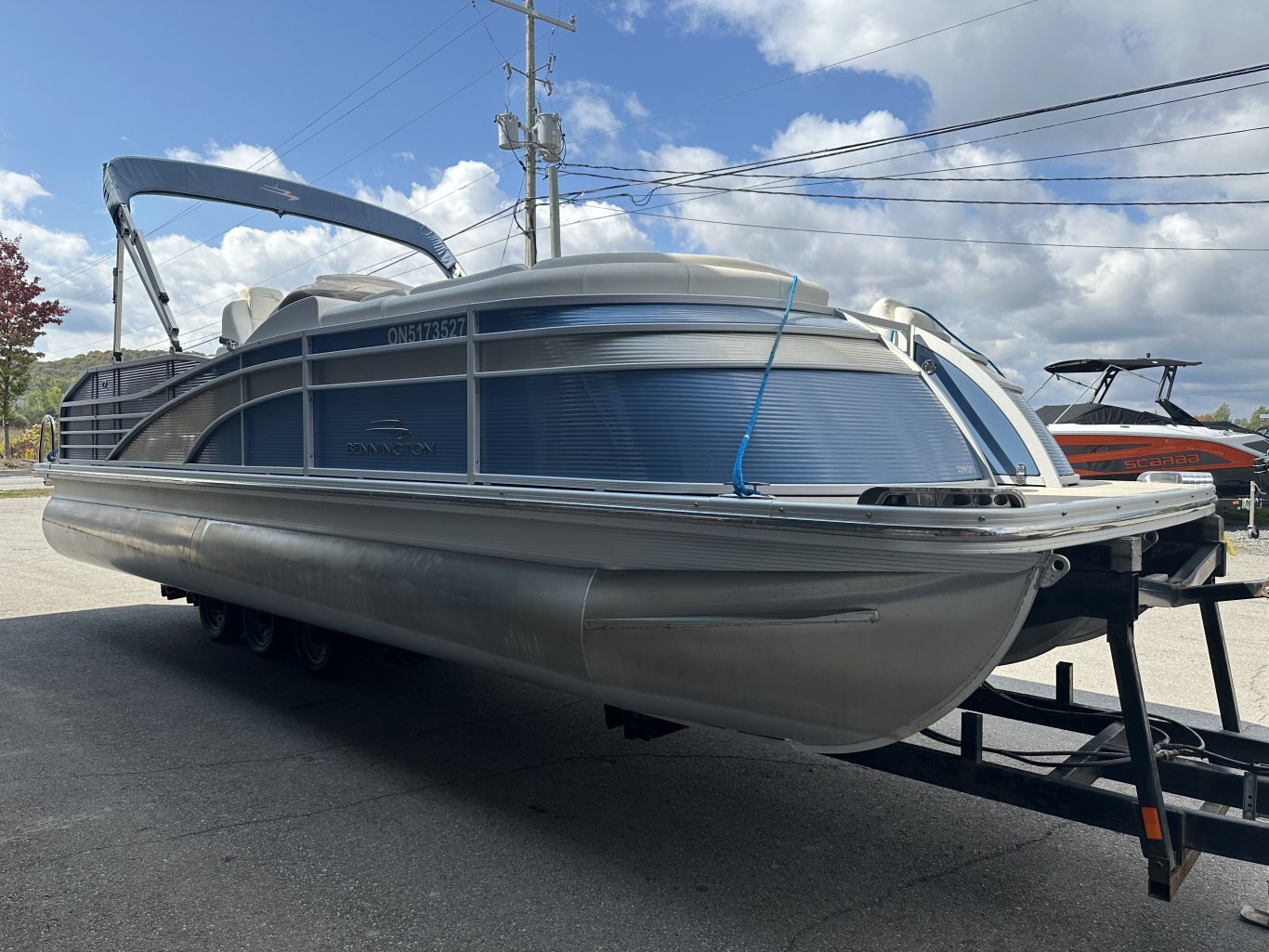 2016 BENNINGTON 2350 QCL