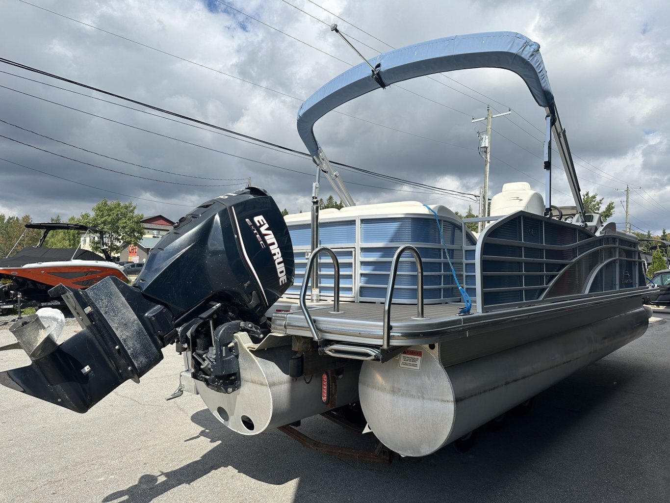 2016 BENNINGTON 2350 QCL