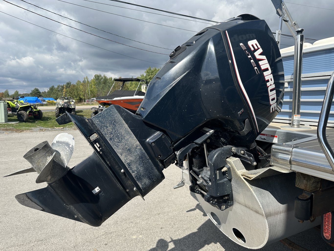 2016 BENNINGTON 2350 QCL