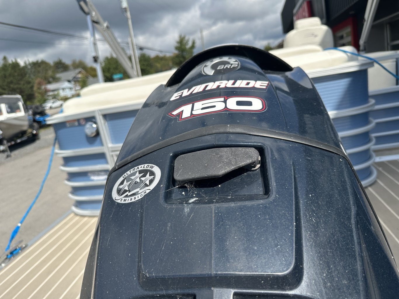 2016 BENNINGTON 2350 QCL