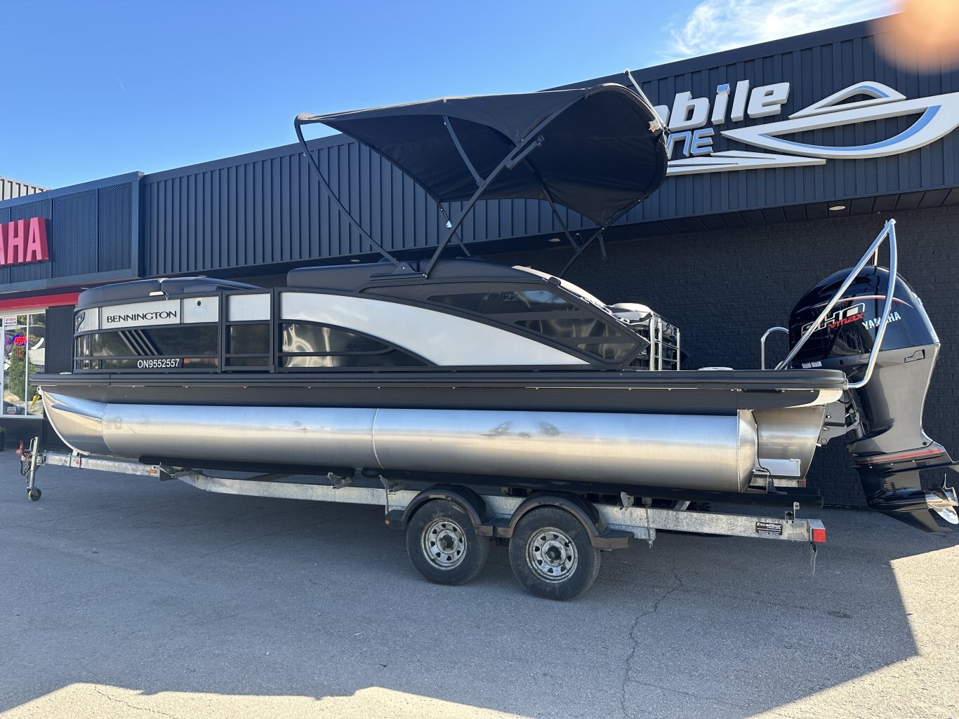 2025 BENNINGTON 22MSBSE YAMAHA VMAX SHO 175