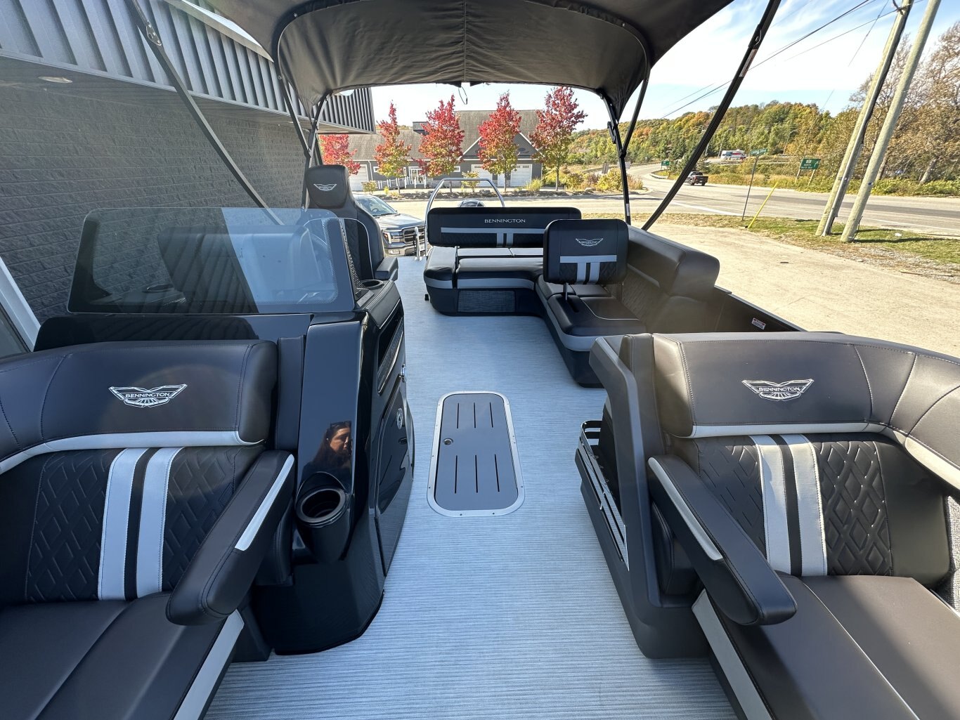 2025 BENNINGTON 22MSBSE YAMAHA VMAX SHO 175