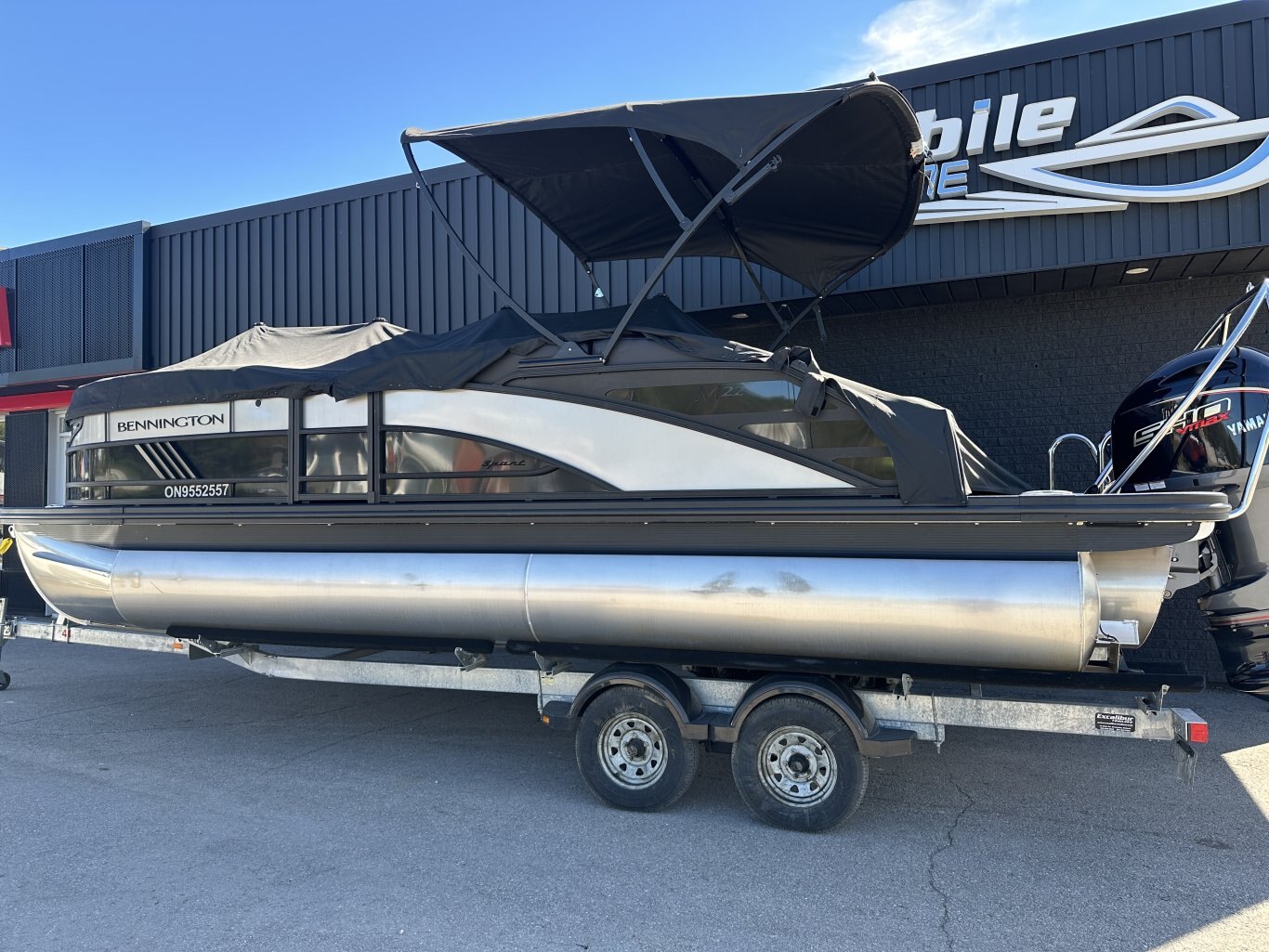 2025 BENNINGTON 22MSBSE YAMAHA VMAX SHO 175