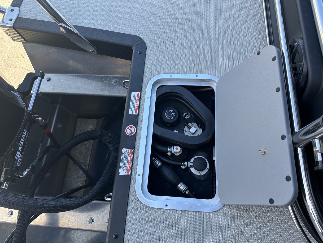 2025 BENNINGTON 22MSBSE YAMAHA VMAX SHO 175