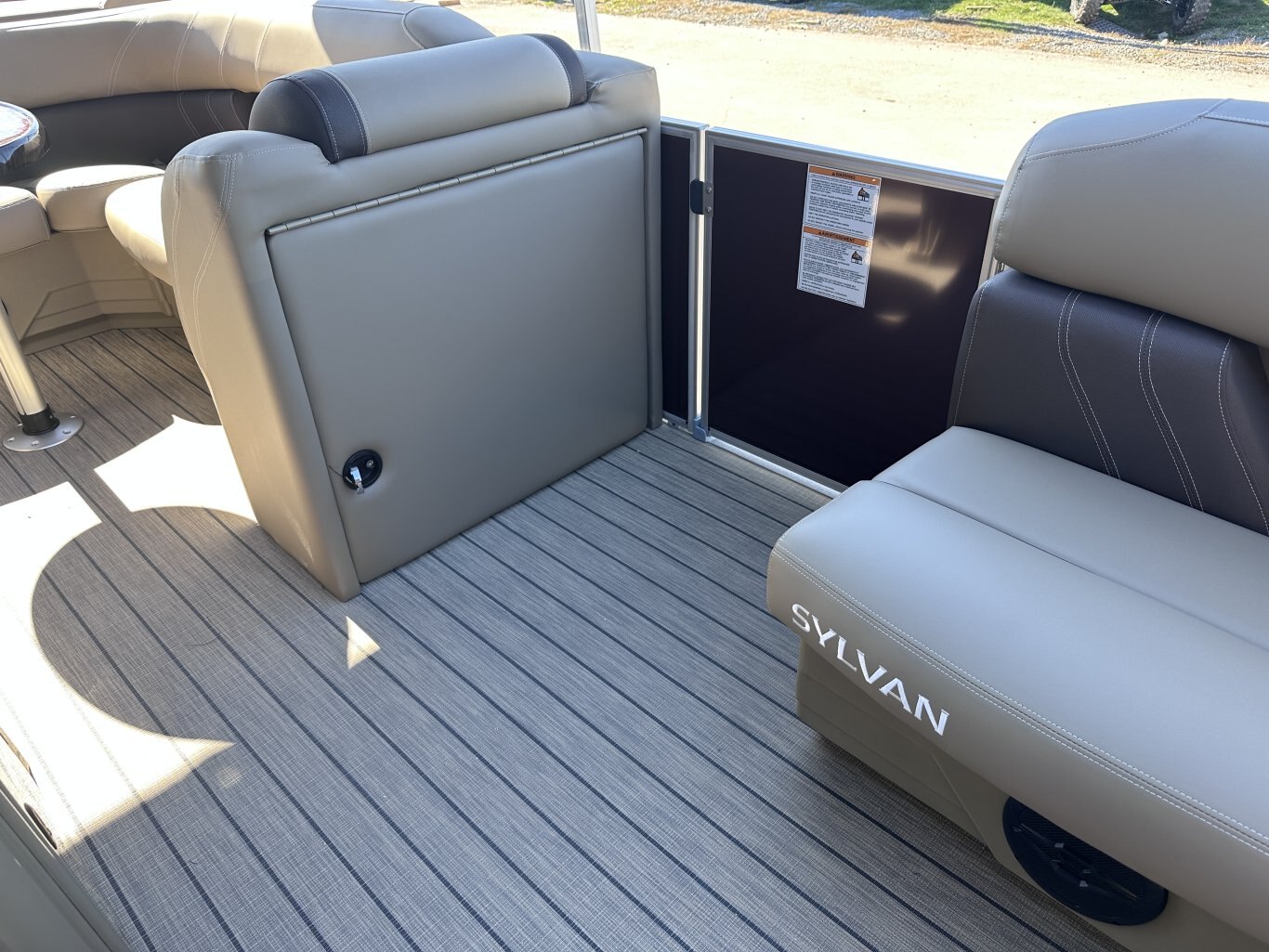 2026 Sylvan Mirage 820 CRS 115HP YAMAHA VMAX SHO