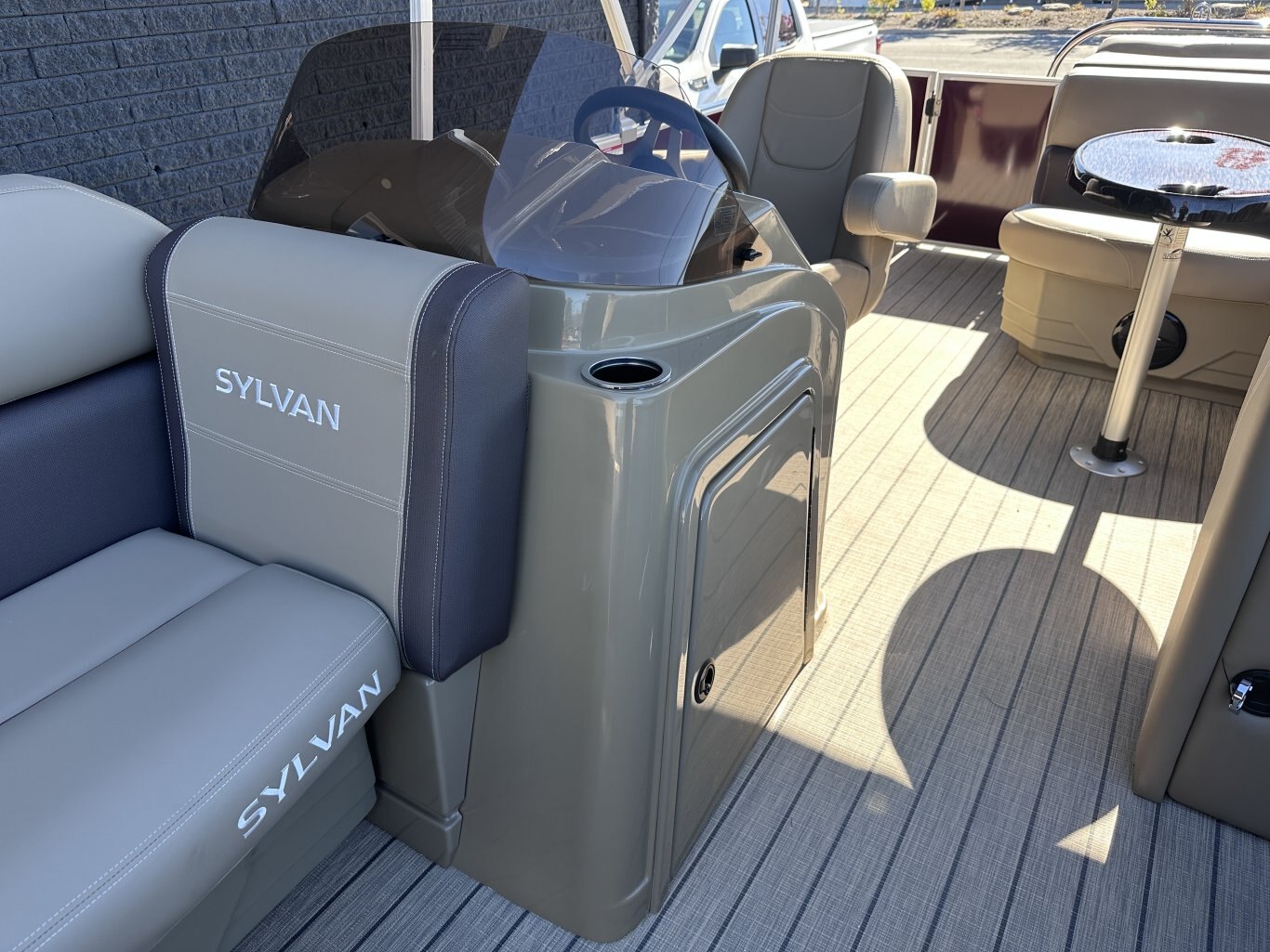 2026 Sylvan Mirage 820 CRS 115HP YAMAHA VMAX SHO