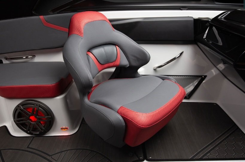 2026 Scarab 195 LX Black/Crimson Red