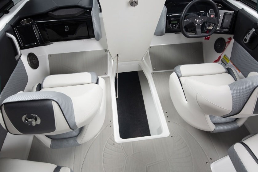 2026 Scarab 235 SE Pearl Gray