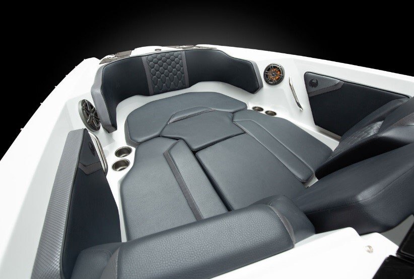 2026 Scarab 255 LX Black/Pearl Gray