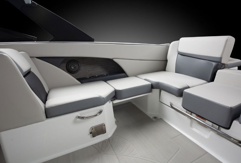 2026 Scarab 255 SE Pearl Gray