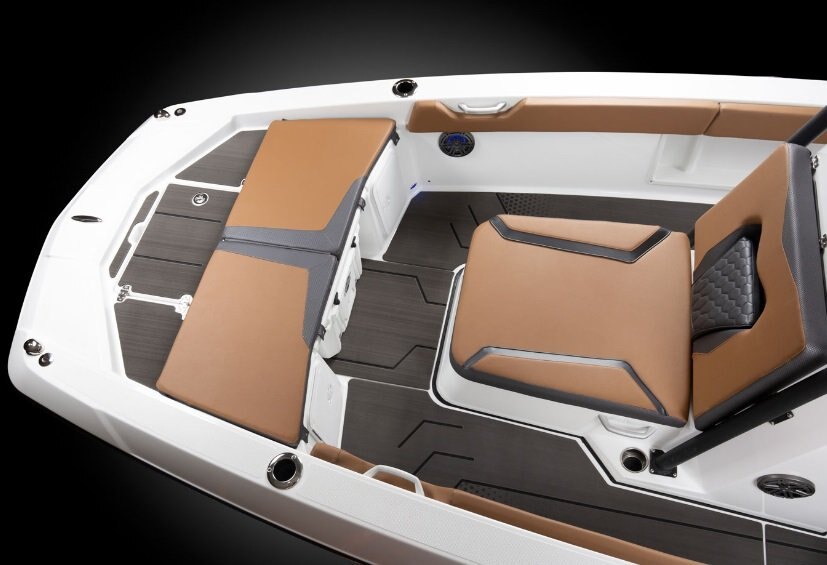 2026 Scarab 235 Open LX WAKE Black/Pearl Gray