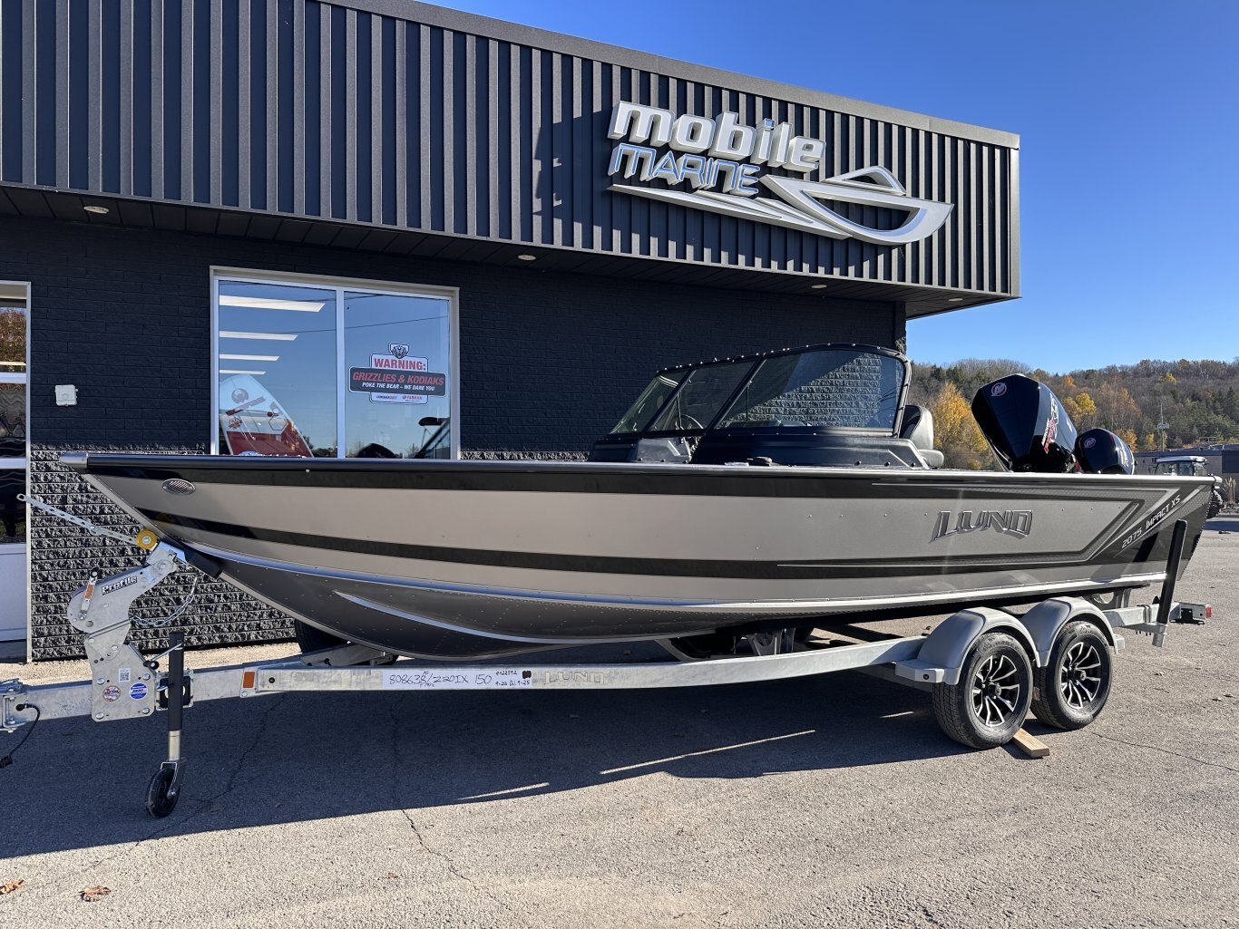 2026 LUND IMPACT XS 2075 MERCURY 200 PRO XS