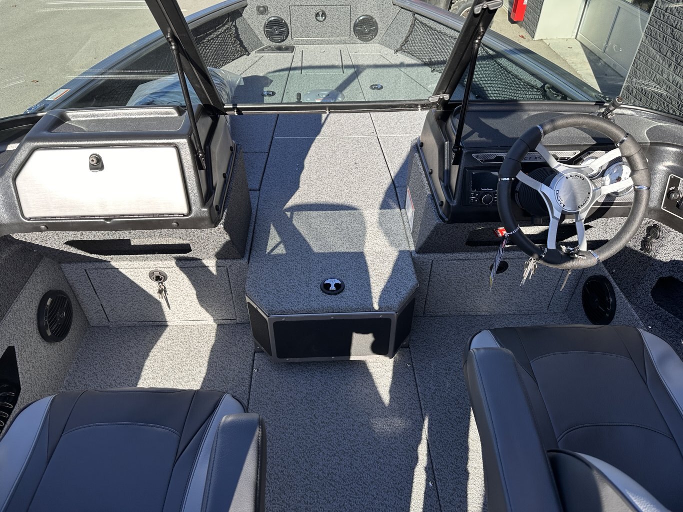 2026 LUND IMPACT XS 2075 MERCURY 200 PRO XS