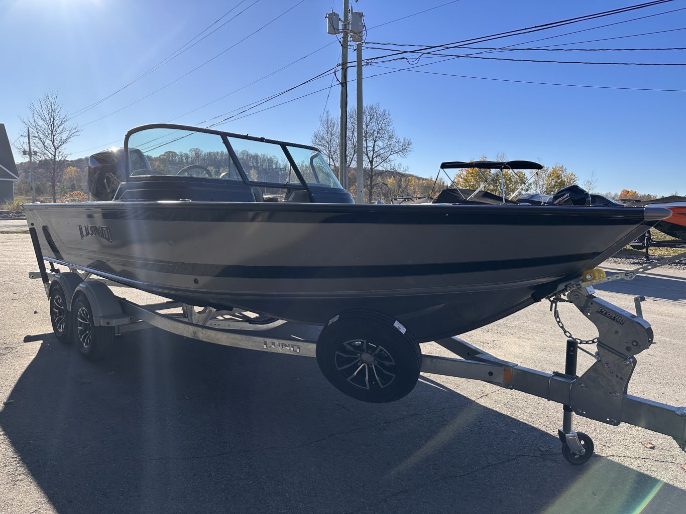 2026 LUND IMPACT XS 2075 MERCURY 200 PRO XS