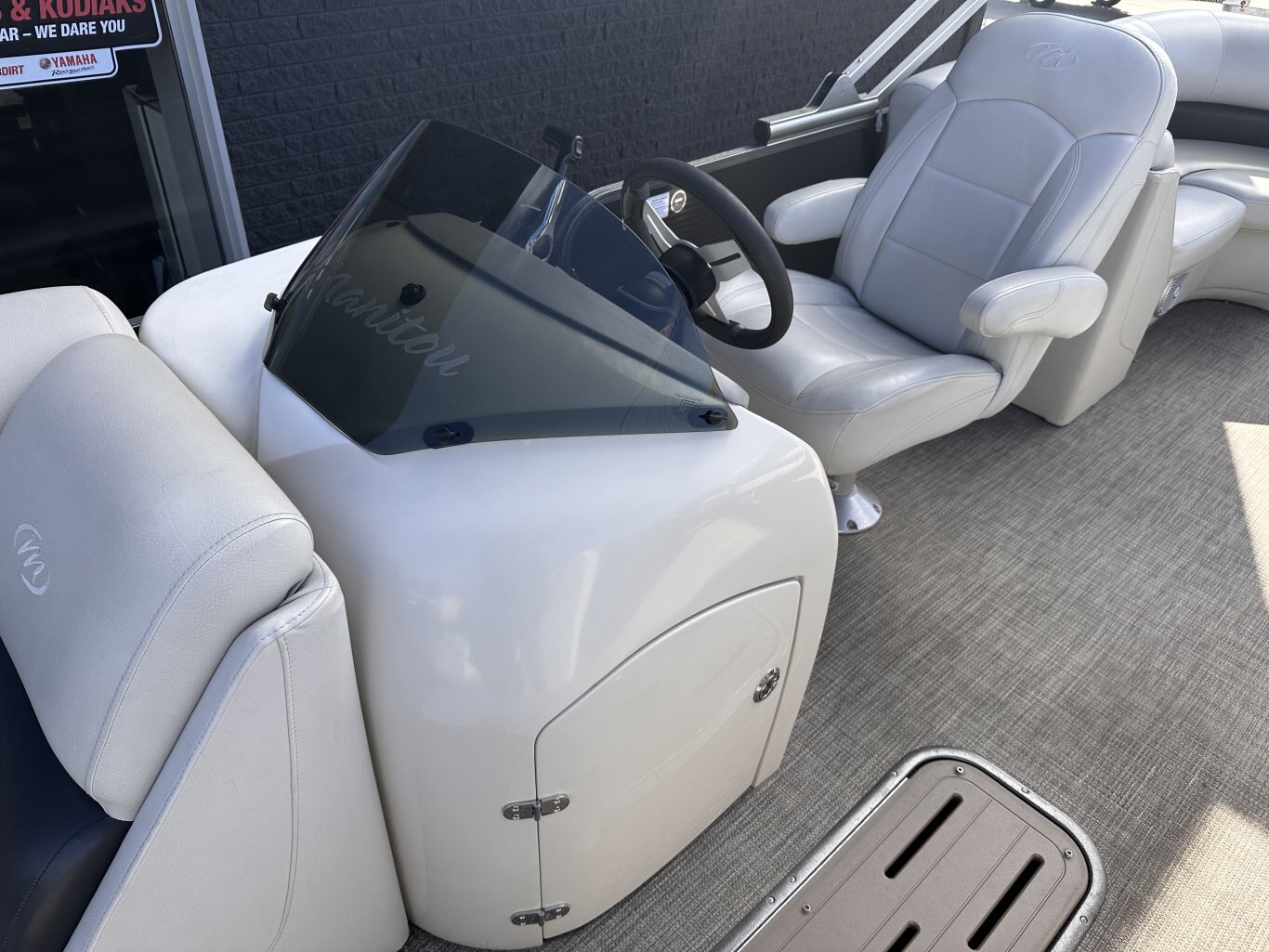 2017 MANITOU 23 OASIS