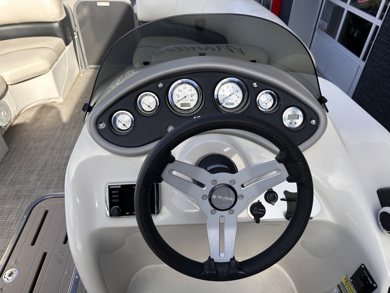 2017 MANITOU 23 OASIS