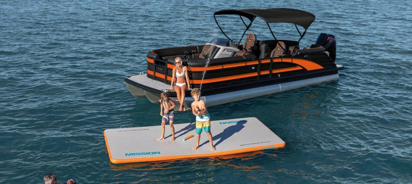 2026 Bennington R Line 23 R SWINGBACK