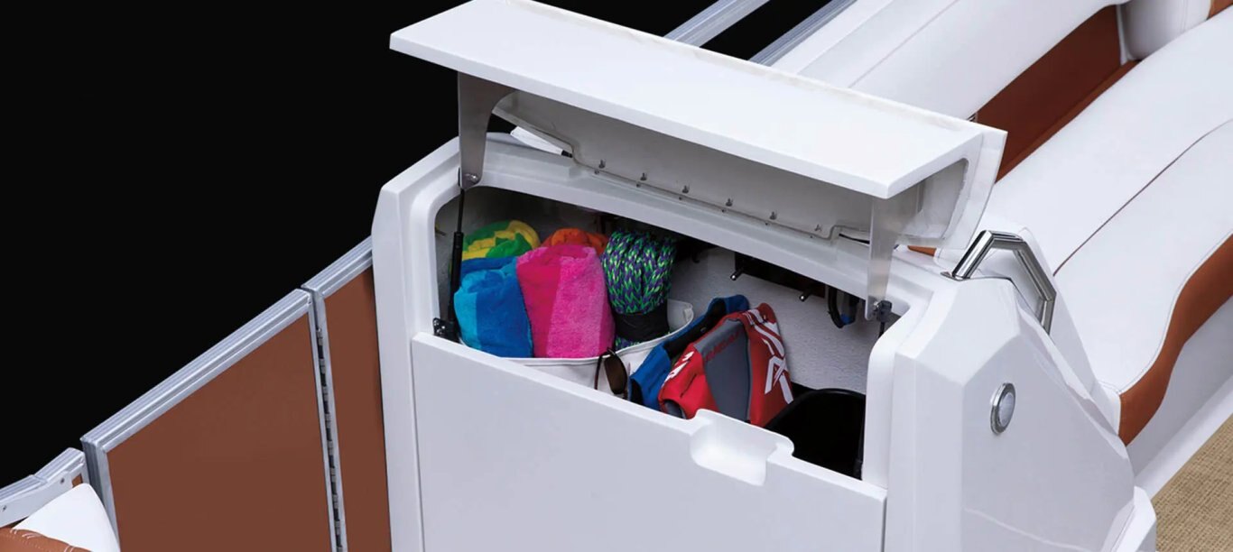 2026 Bennington R Bowrider Line 24 RT Swingback