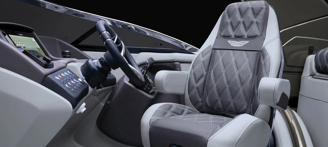 2026 Bennington Q Line 30 Q STERN RADIUS QUAD BENCH