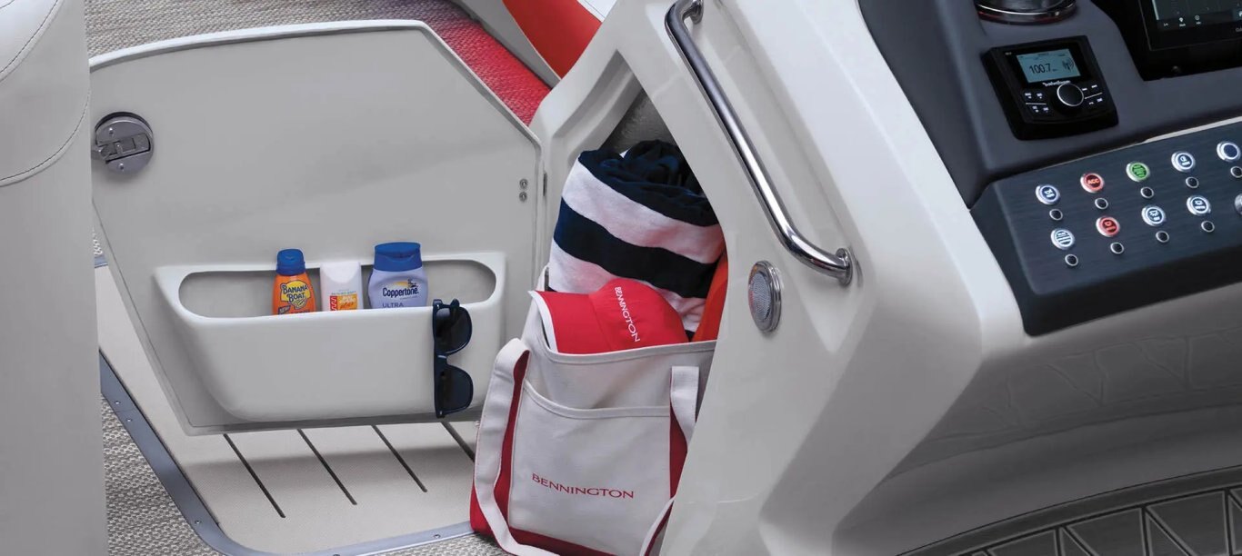 2026 Bennington Q Line 30 Q SWINGBACK