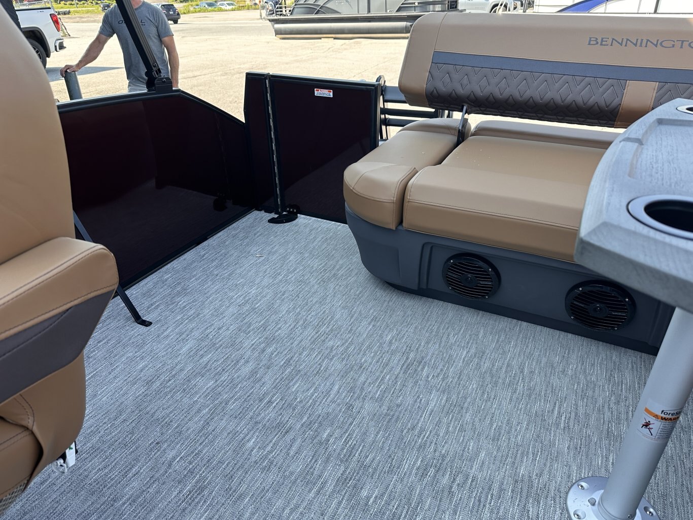 2027 Bennington 21 M CRUISE 150HP VMAX SHO