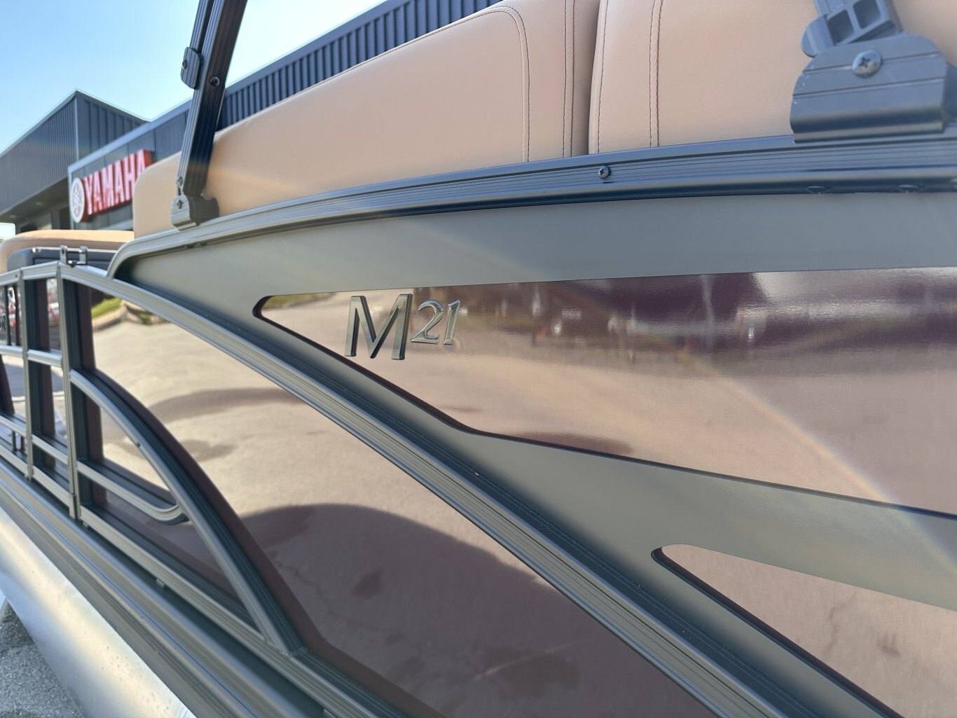 2027 Bennington 21 M CRUISE 150HP VMAX SHO