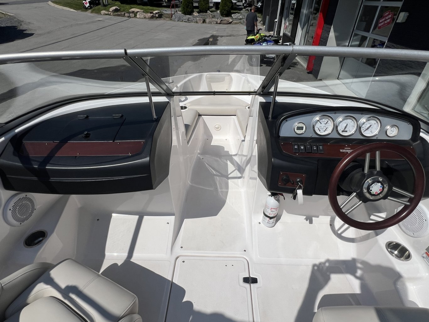 2009 REGAL 1900