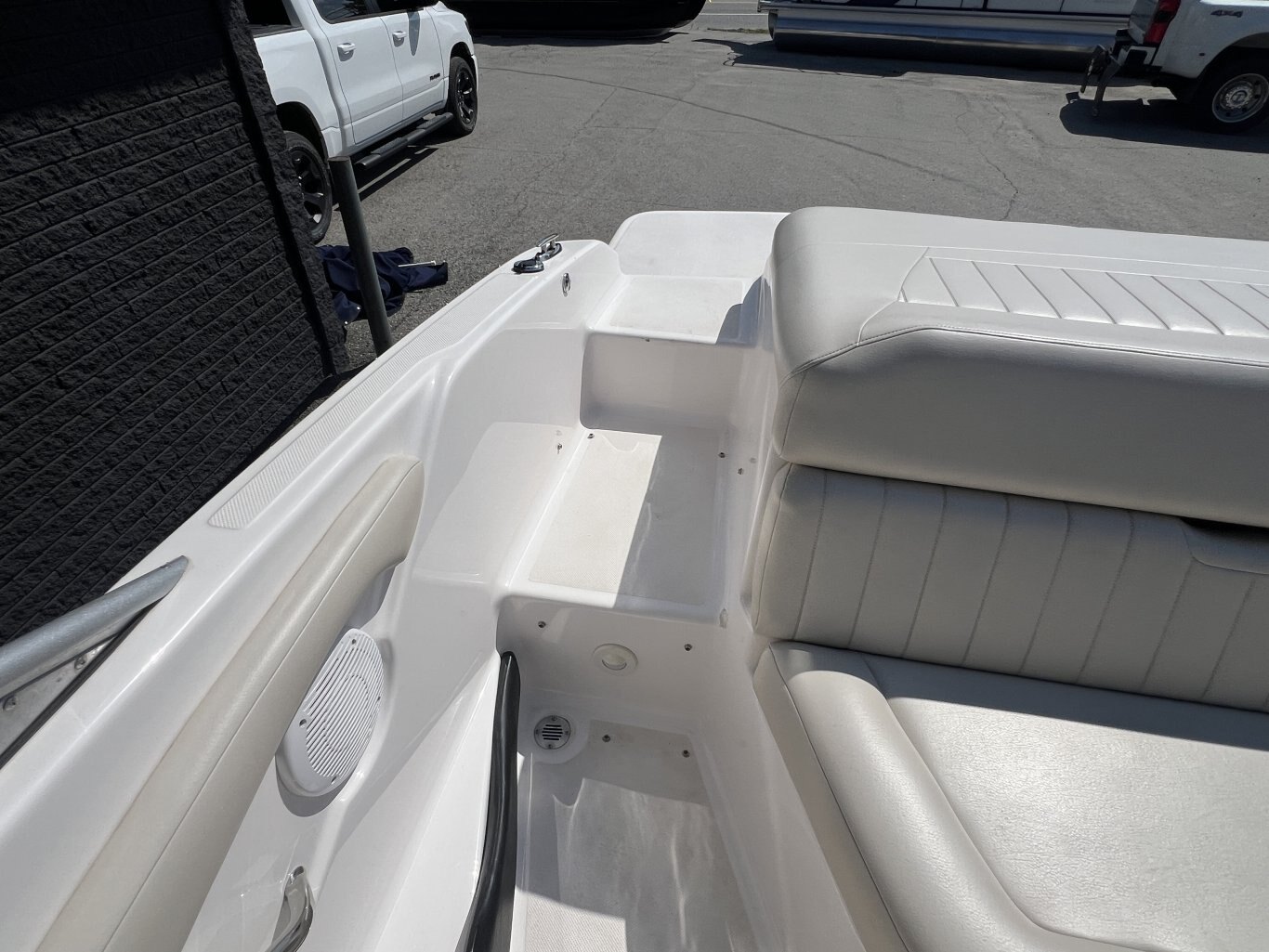 2009 REGAL 1900