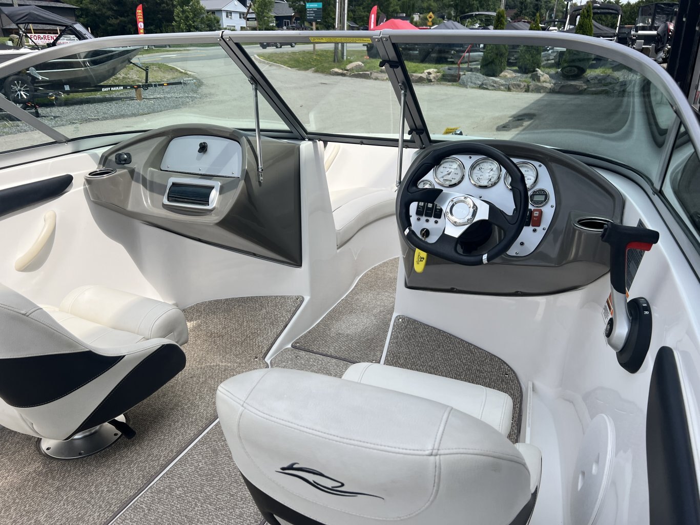 2013 Rinker 186