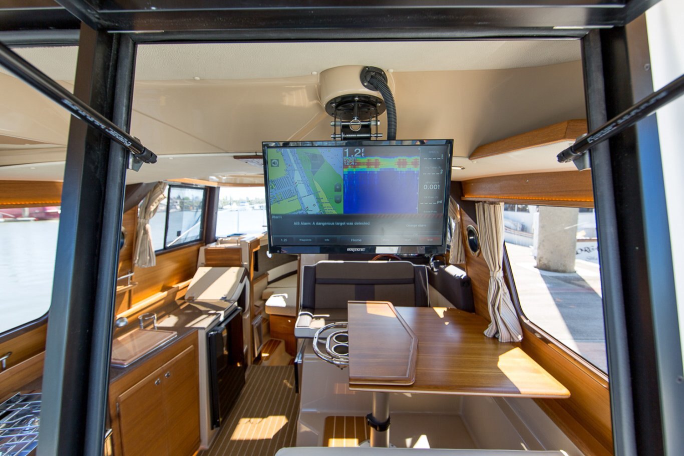 Ranger Tugs R 29 COMMAND BRIDGE