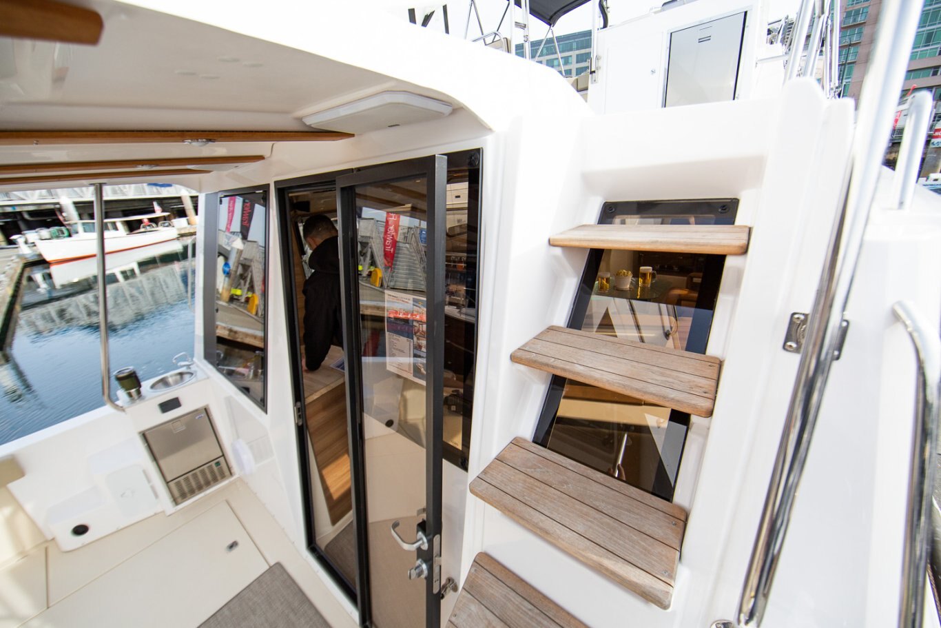 Ranger Tugs R 43 COMMAND BRIDGE