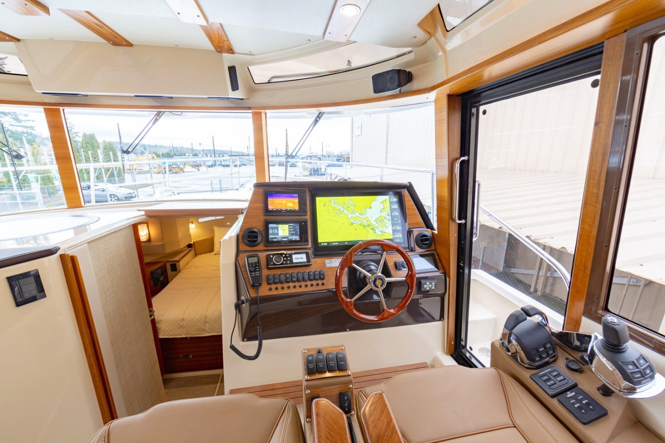 Ranger Tugs R 43 COMMAND BRIDGE