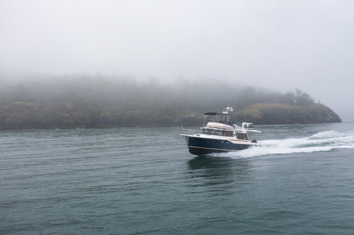 Ranger Tugs R 43 COMMAND BRIDGE