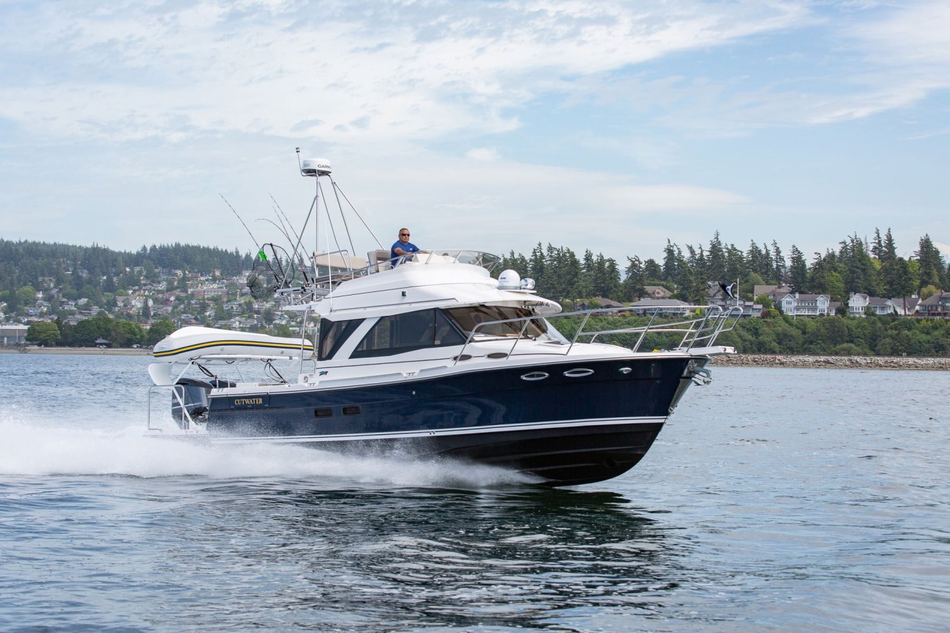 Cutwater C 32 COMMAND BRIDGE